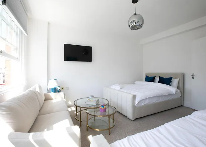 Camden Town 1-Min To Station Sleeps 5